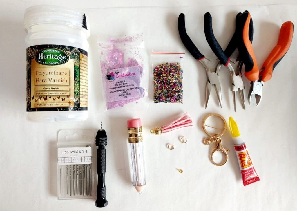 PencilLipgloss_GlitterMethod Keyrings : DIY Pencil Holder Keychain or Just the Pencil Lipgloss Container