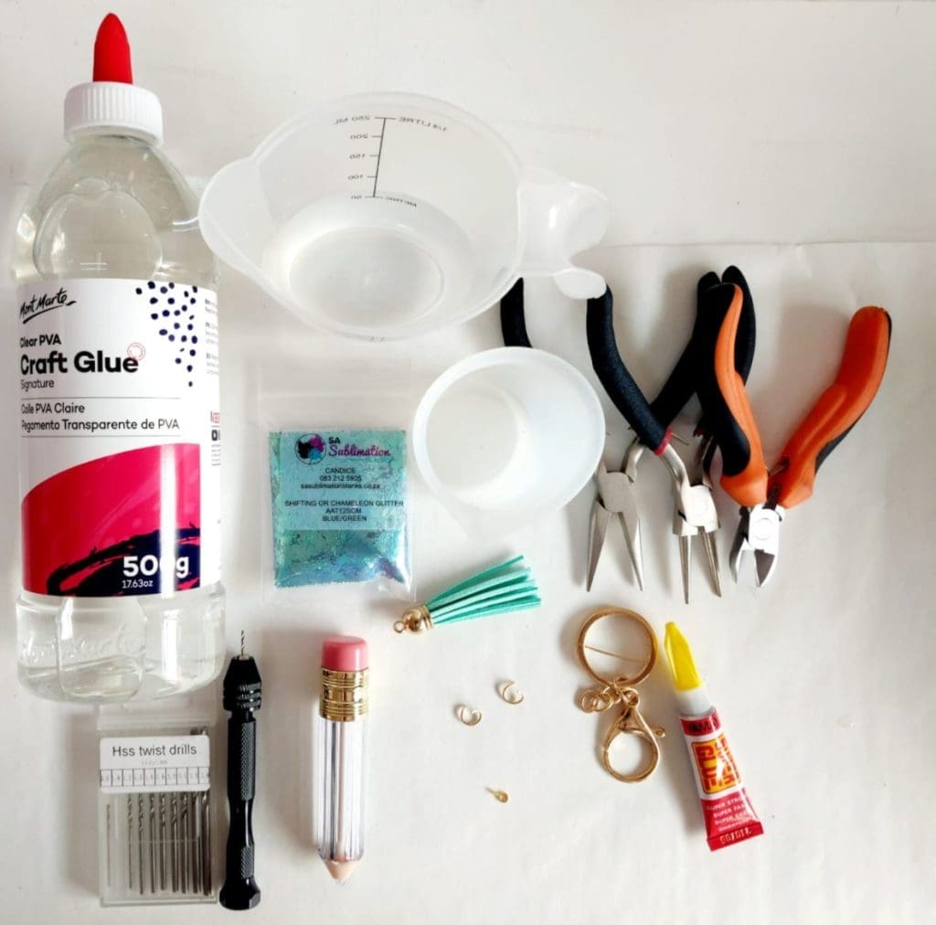 PencilLipgloss_Snowglob Keyrings : DIY Pencil Holder Keychain or Just the Pencil Lipgloss Container