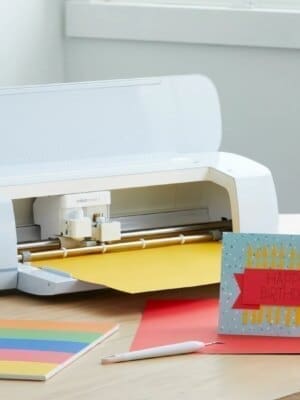 2008317 - Cricut Smart Sticker Cardstock 33x33cm 10 sheets (White)