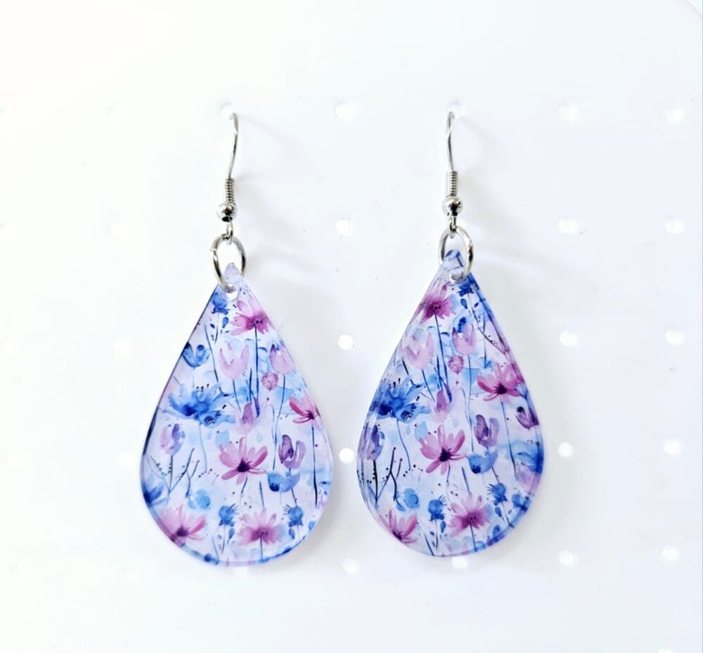 Tear Drop Earring EARR1b Laser Sublimation Blanks : (EARR1) 3mm Blank Subli Acrylic Tear Drop Earrings + attachments