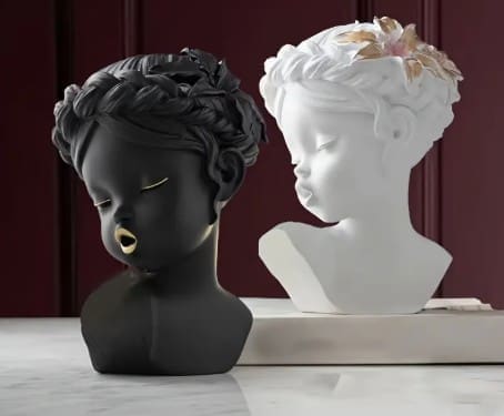 Silicone Mould : Pouting Girl Silicone Mould  (Code TUM_AH)