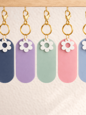 Laser Acrylic Shapes : Pastel Acrylic Range : Blank Oval Keychain with White Flower Charm